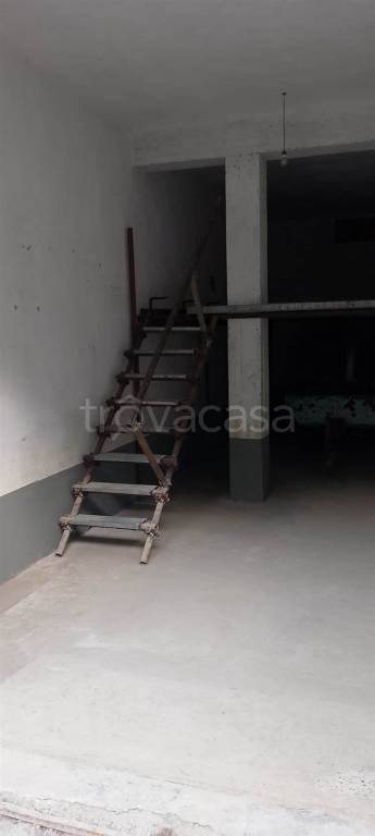 locale di sgombero in vendita a Certaldo