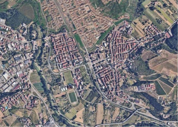 locale commerciale in vendita a Certaldo