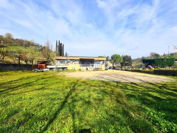 capannone in vendita a Certaldo