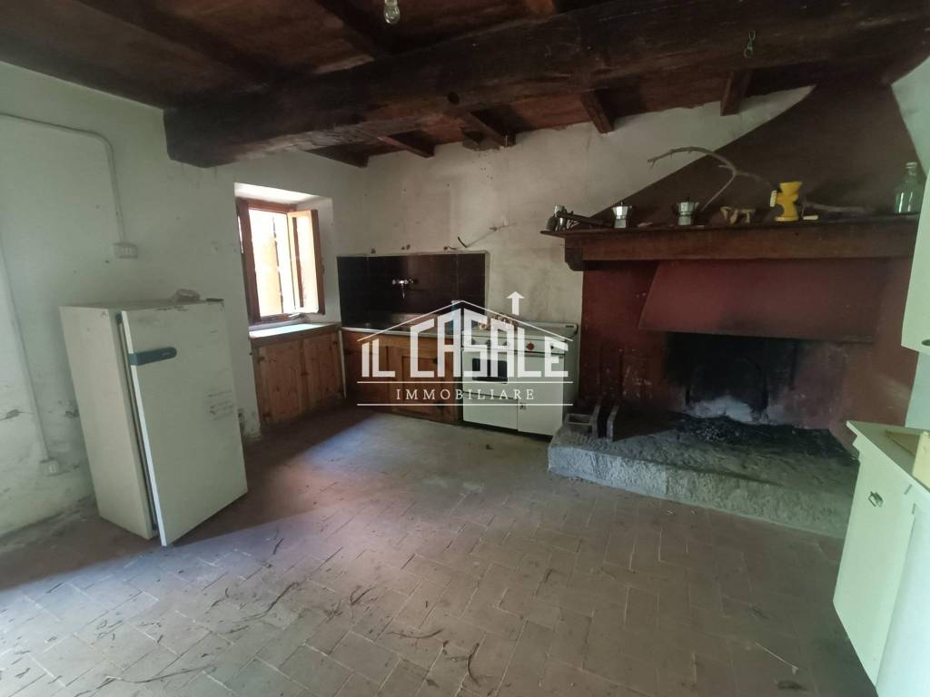 appartamento in vendita a Dicomano in zona Corella