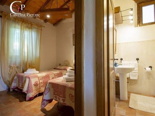 casa indipendente in vendita a Dicomano