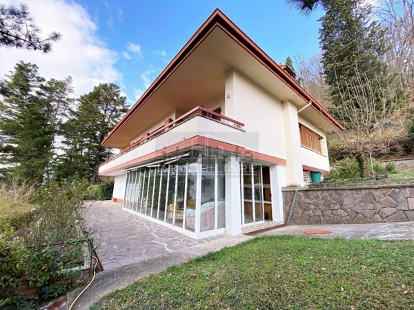 casa indipendente in vendita a Dicomano