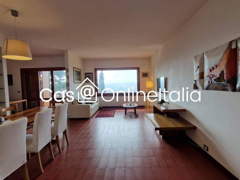 casa indipendente in vendita a Dicomano