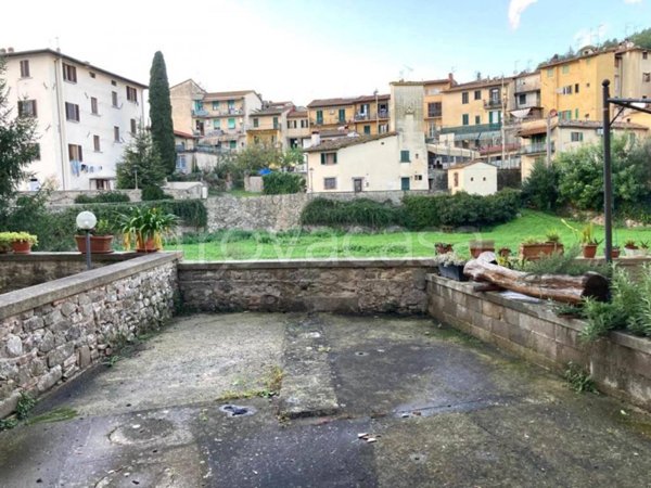 casa indipendente in vendita a Dicomano