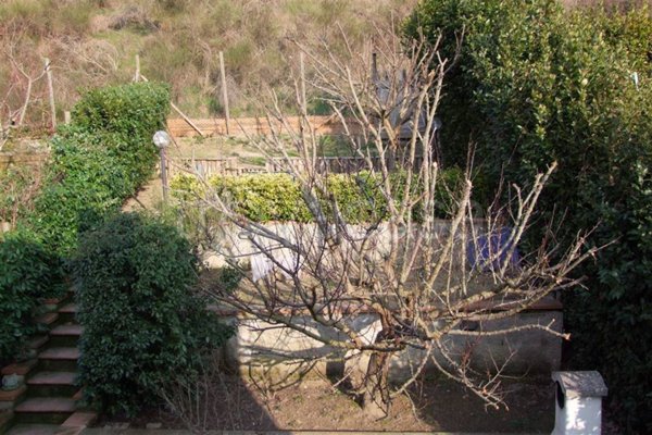 casa indipendente in vendita a Dicomano