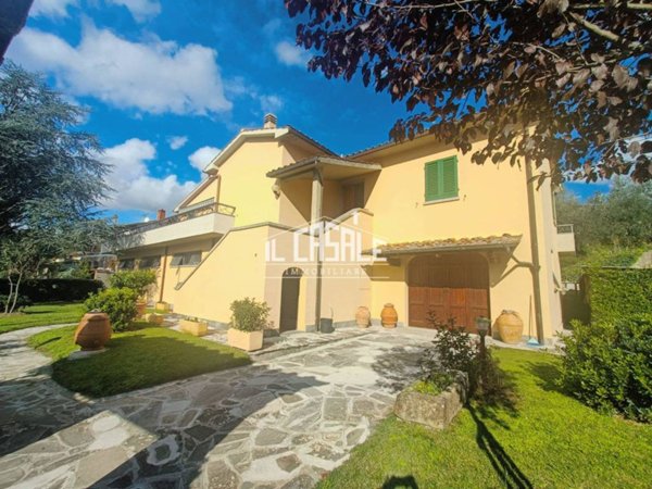 casa indipendente in vendita a Dicomano