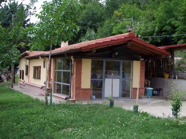 casa indipendente in vendita a Dicomano in zona Corella