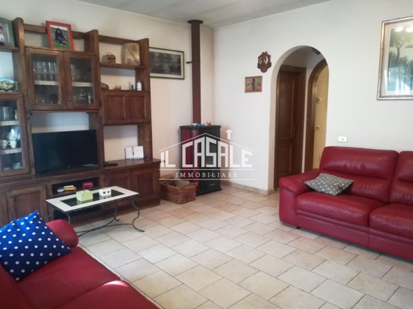 casa indipendente in vendita a Dicomano