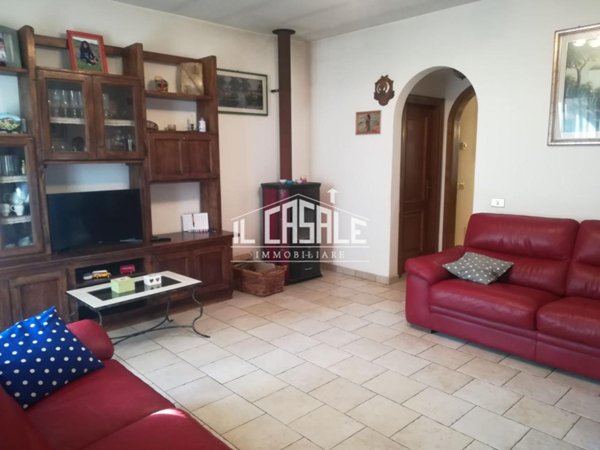 casa indipendente in vendita a Dicomano