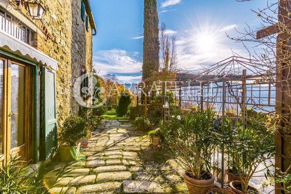 casa indipendente in vendita a Dicomano