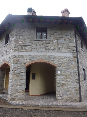 casa indipendente in vendita a Dicomano