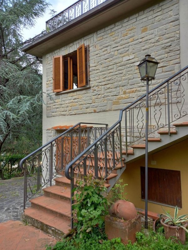 casa indipendente in vendita a Dicomano