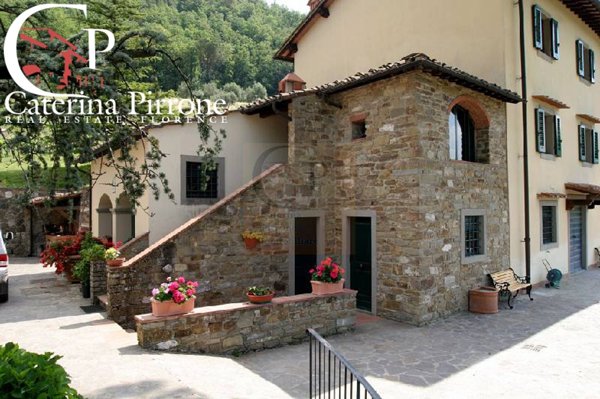 casa indipendente in vendita a Dicomano