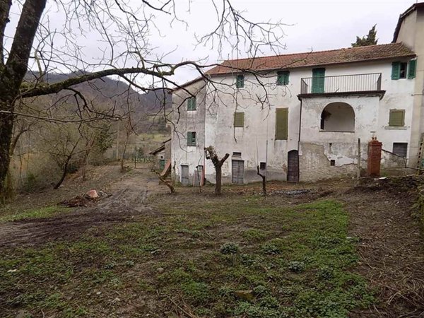 appartamento in vendita a Dicomano in zona Corella