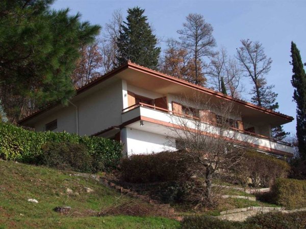 casa indipendente in vendita a Dicomano