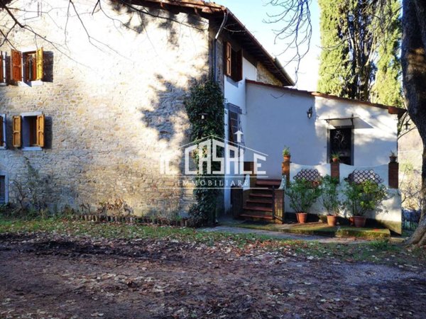 casa indipendente in vendita a Dicomano in zona Corella