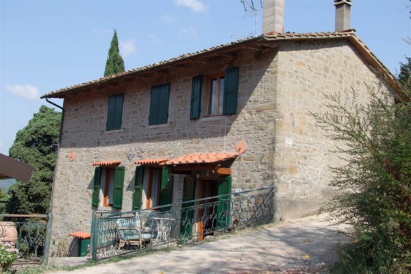 casa semindipendente in vendita a Dicomano