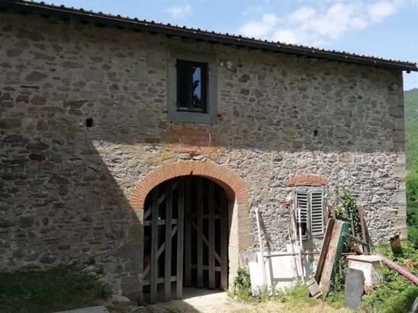casa indipendente in vendita a Dicomano