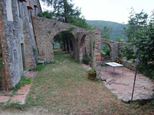casa indipendente in vendita a Dicomano