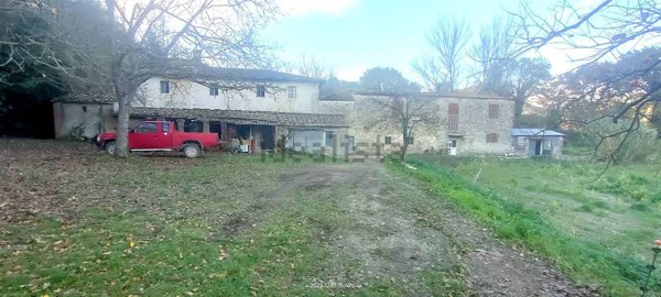 casa indipendente in vendita a Dicomano