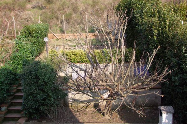 casa indipendente in vendita a Dicomano