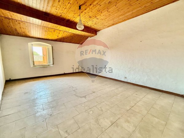 casa indipendente in vendita a Dicomano