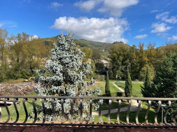casa indipendente in vendita a Dicomano in zona Celle