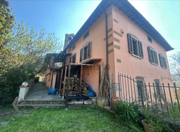 casa semindipendente in vendita a Dicomano