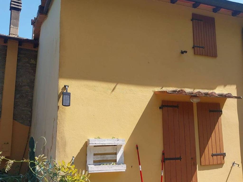 casa indipendente in vendita a Dicomano in zona Corella