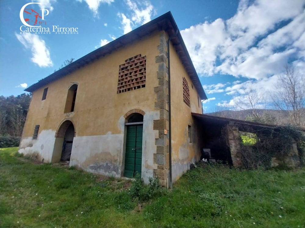 casale in vendita a Dicomano in zona Celle