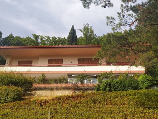 casa indipendente in vendita a Dicomano