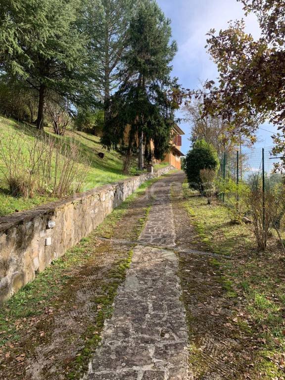 casa indipendente in vendita a Dicomano