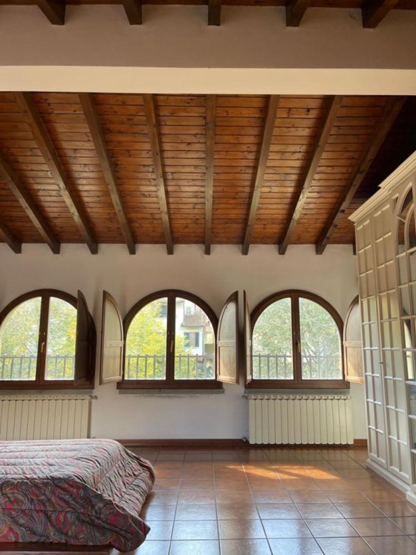 casa indipendente in vendita a Dicomano