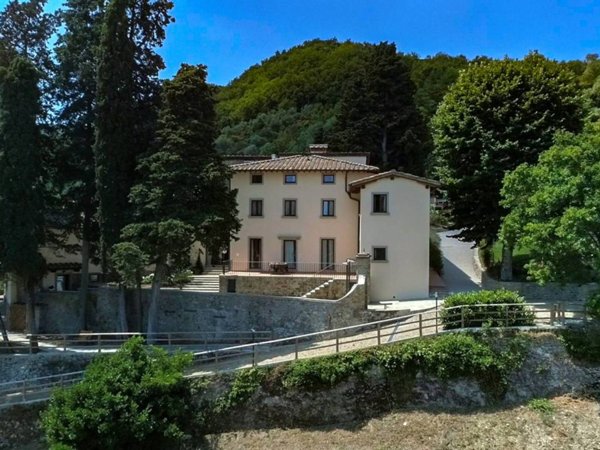 casa indipendente in vendita a Dicomano