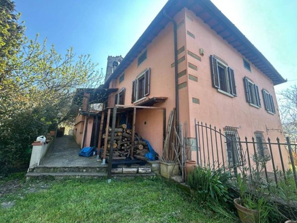 casa semindipendente in vendita a Dicomano