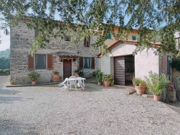 casa indipendente in vendita a Dicomano