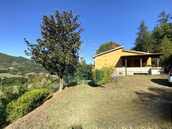 casa indipendente in vendita a Dicomano