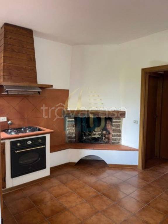 casa indipendente in vendita a Dicomano in zona Celle
