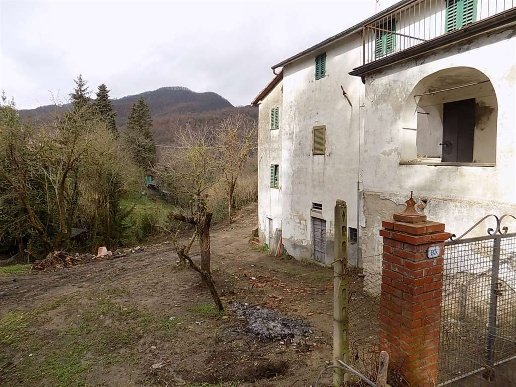 appartamento in vendita a Dicomano in zona Corella