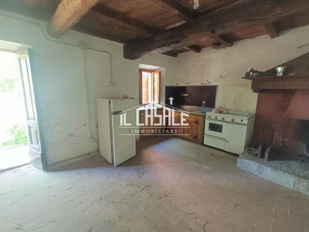 appartamento in vendita a Dicomano in zona Corella