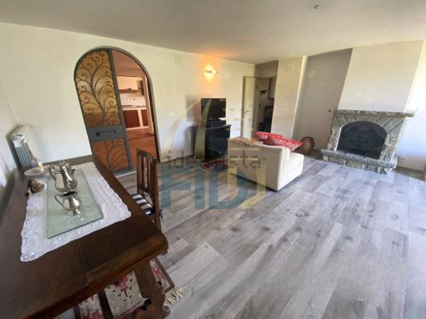 casa indipendente in vendita a Dicomano