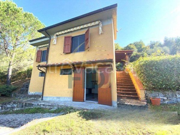 casa indipendente in vendita a Dicomano