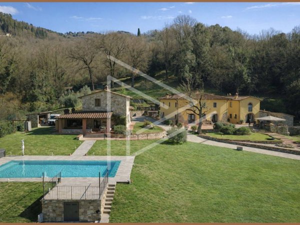 casa indipendente in vendita a Dicomano