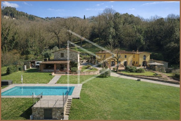 casa indipendente in vendita a Dicomano