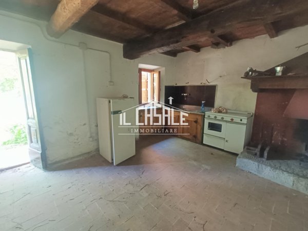 appartamento in vendita a Dicomano in zona Corella