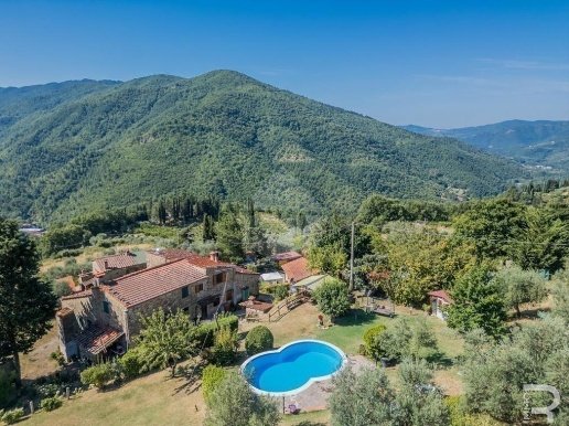 appartamento in vendita a Dicomano in zona Contea