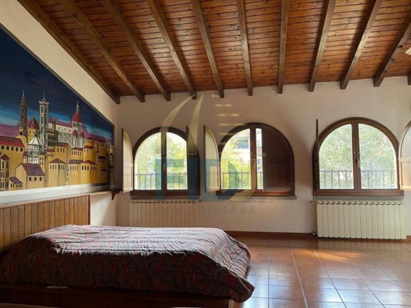 casa indipendente in vendita a Dicomano in zona Celle