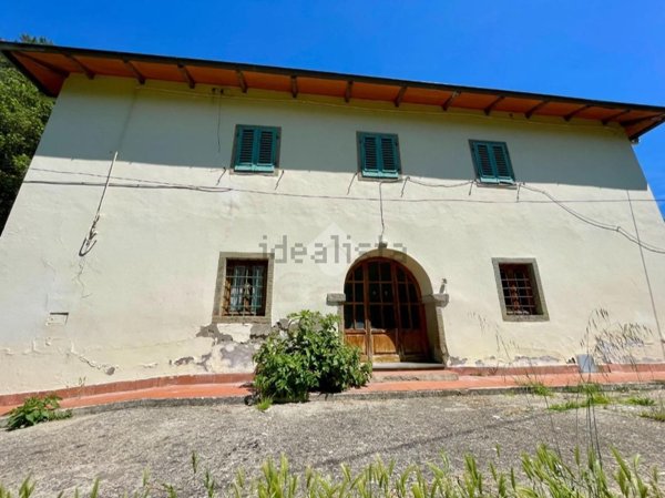 casa indipendente in vendita a Dicomano in zona Celle