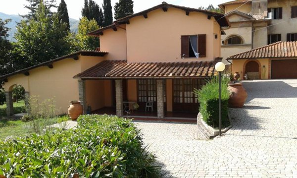 casa indipendente in vendita a Dicomano in zona Celle
