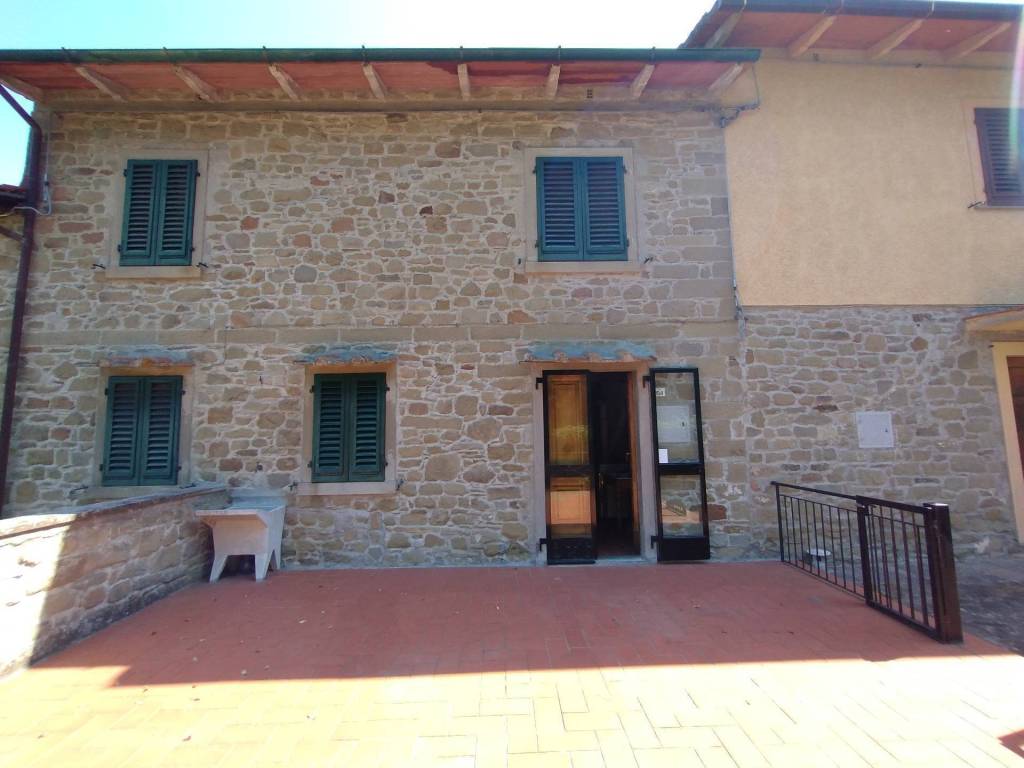 casa indipendente in vendita a Dicomano in zona Celle